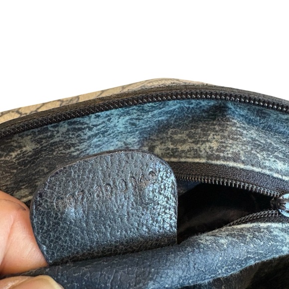 Vintage 80’s Gucci Monogram Navy Crossbody Bag - Picture 16 of 16